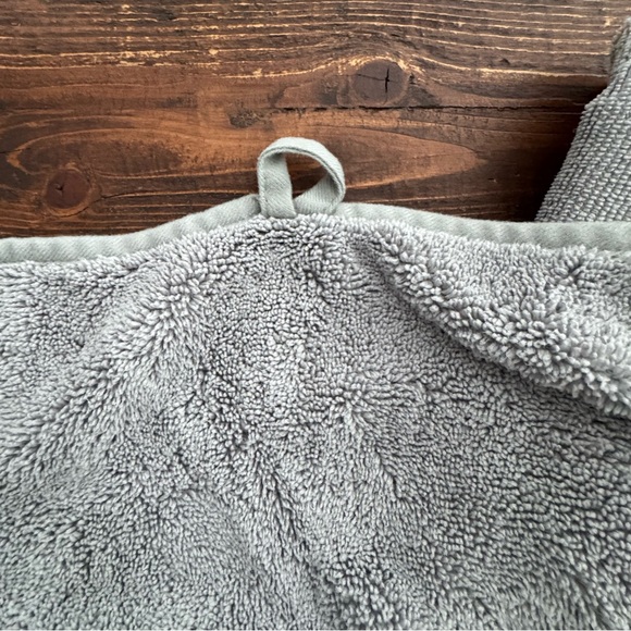 Norwex Ultra Plush Bath, Hand & Body/Face Towels - Set of 3 ea in Graphite Color - Picture 8 of 8